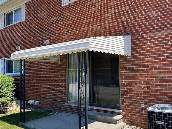 3rd image of 5089 Mansfield Ave