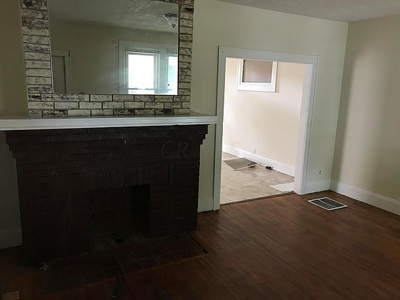 3rd image of 373 S Harris Ave