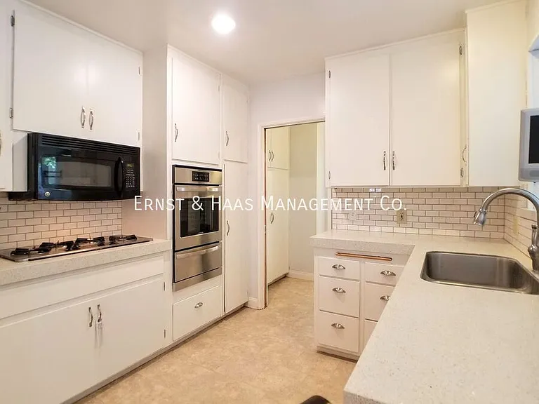 7619 Suva St — Photo 10