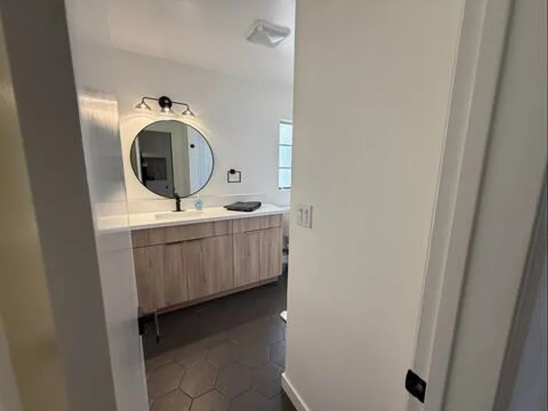 1313 Huntington Dr — Photo 14