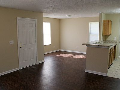 4th image of 3670 Brentwood Blvd