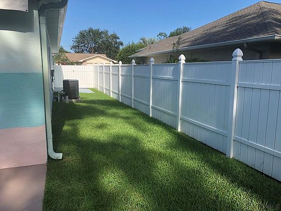 4th image of 12 Westgate Ln