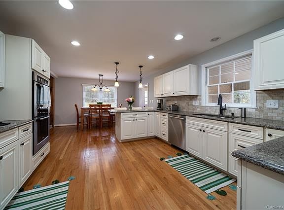 2nd image of 2622 Shiland Dr