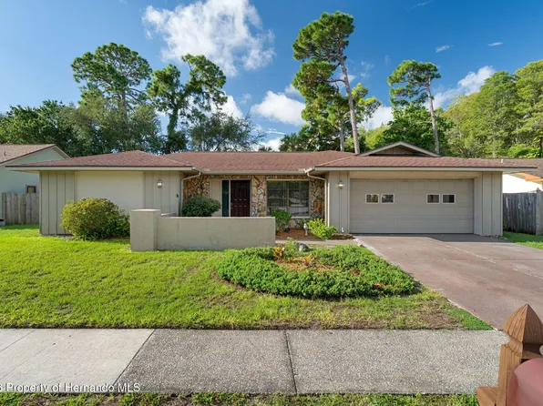 2220 Colonial Blvd W, Palm Harbor, FL 34683