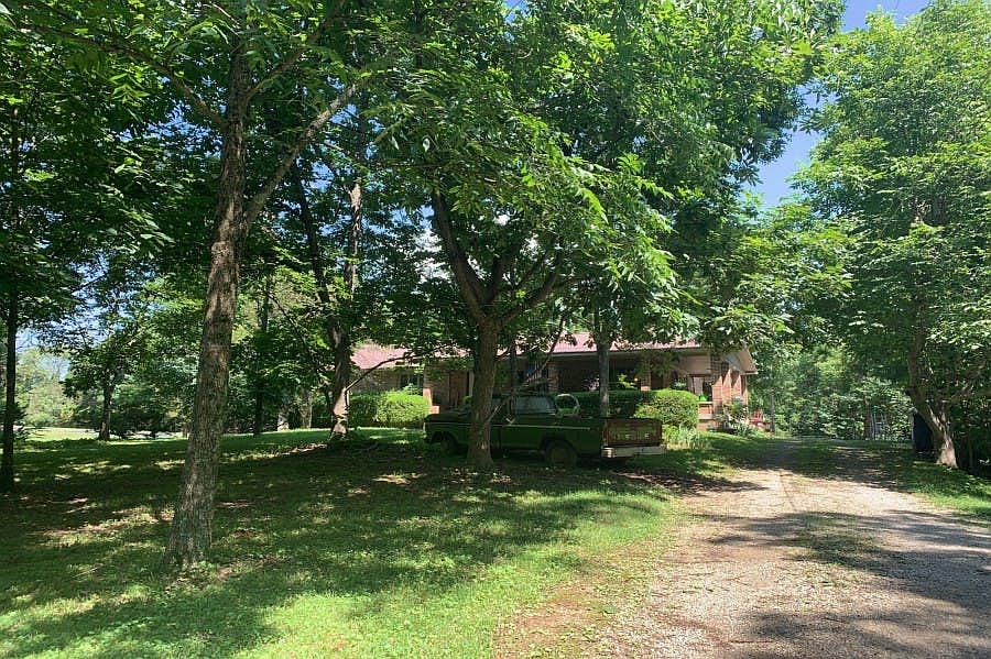 1st image of 1124 Castlerock Dr