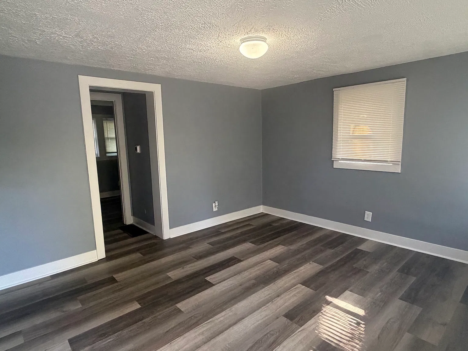 2 bed, 870 sqft, $1,100 — Photo 2
