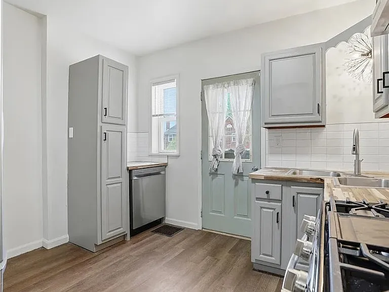 770 E Washington Ave — Photo 6