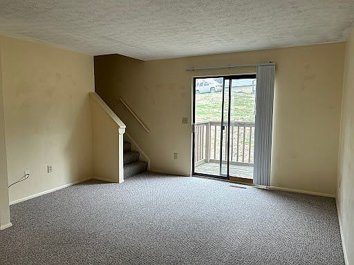 4th image of 123 Orchard Dr APT B