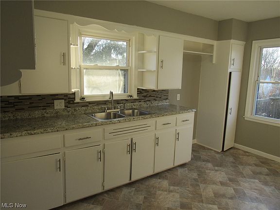 3rd image of 1100 Courtland Ave