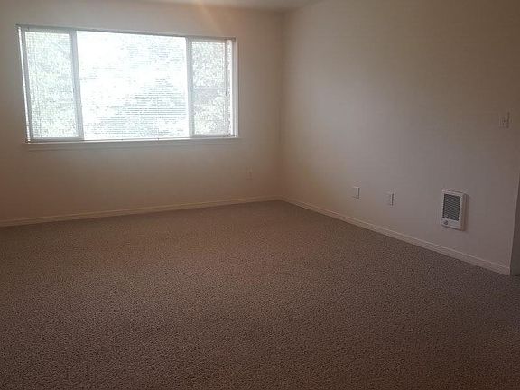 2nd image of 921 SE Klemgard St APT C4