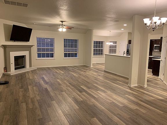 4th image of 5813 N 32nd St