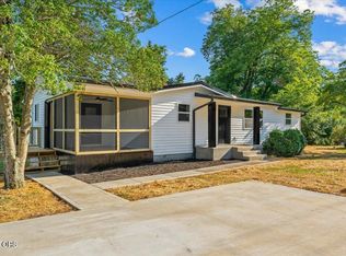 1805 Chestnut St, Sweetwater, TN 37874