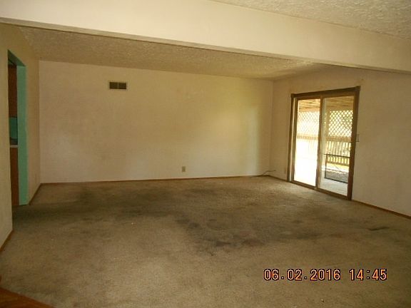 4th image of 1924 Manor Dr