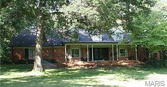 Well-maintained brick 1 1/2 story!!  Welcome home!