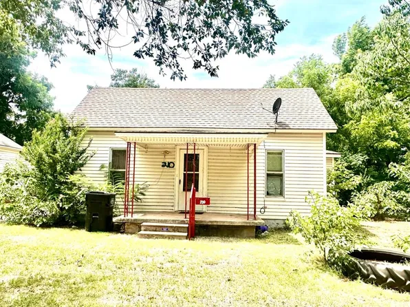 210 N 1st St, Verden, OK 73092