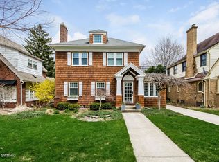 938 Lakeside Dr SE, East Grand Rapids, MI 49506