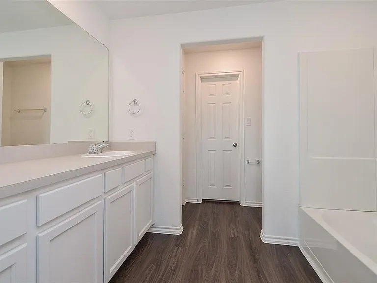 5434 Logan Dale Dr — Photo 13