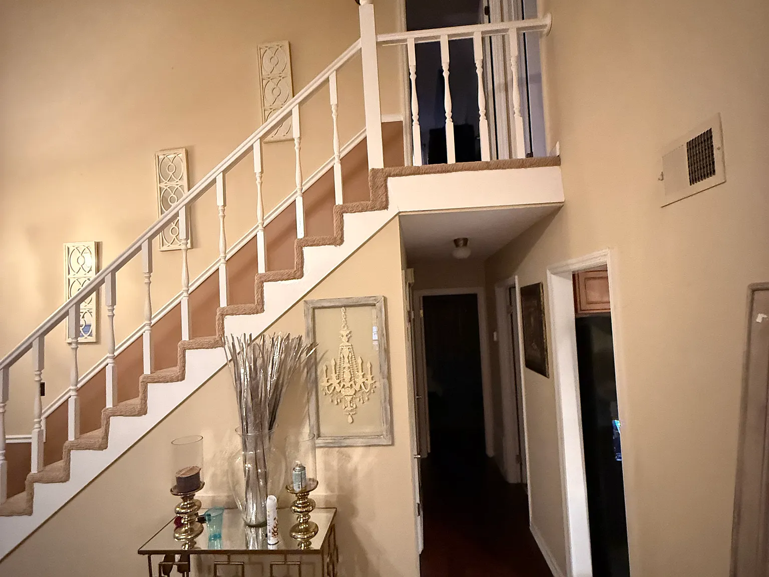 3 bed, 1976 sqft, $1,800 — Photo 1