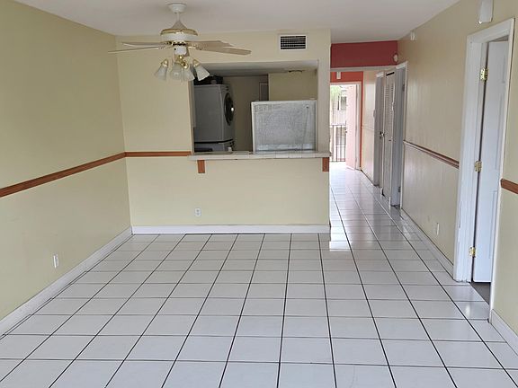 4th image of 3253 Riverside Drive #D-301