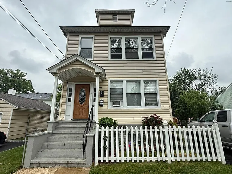 832 Hussa St #2 — Photo 1