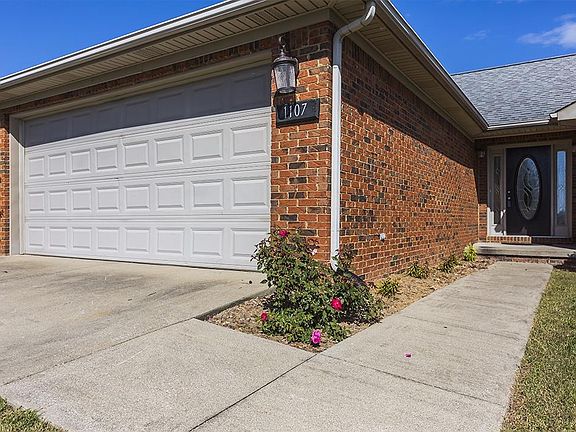 3rd image of 1107 Southern Hills Dr