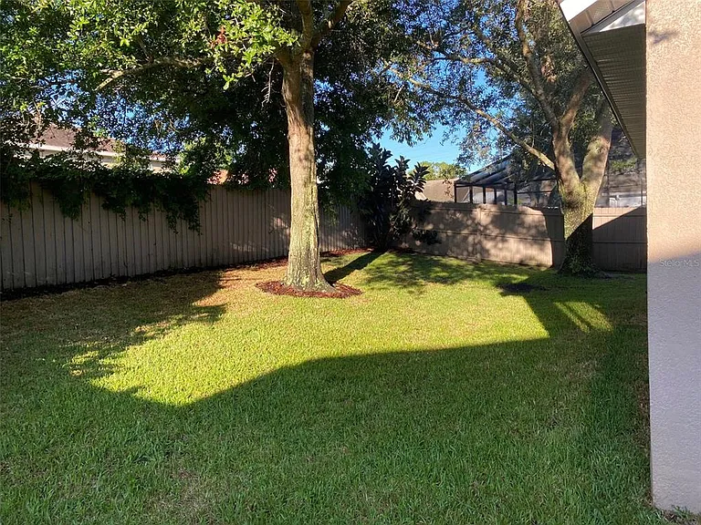 460 Pickfair Ter — Photo 15