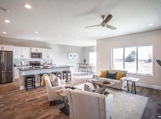 1831 Titan Pl, Hickman, NE 68372
