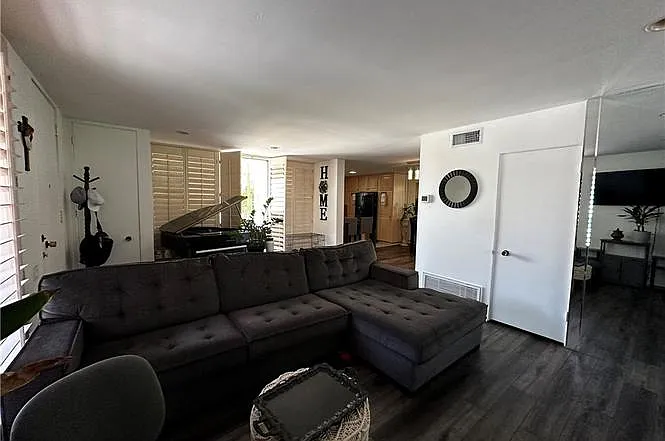 2521 N Whitewater Club Dr #B — Photo 8