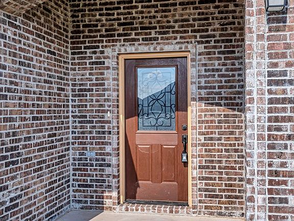 2nd image of 1100 Osprey Dr