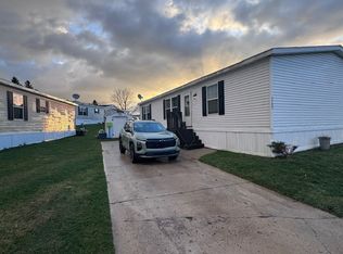 3703 Bentwood Cir W #160, White Lake, MI