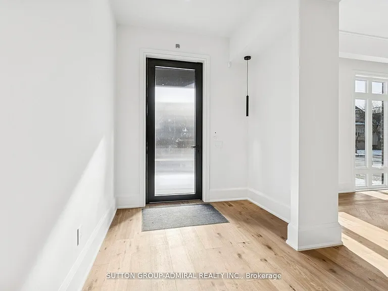 78 Burncrest Dr — Photo 3