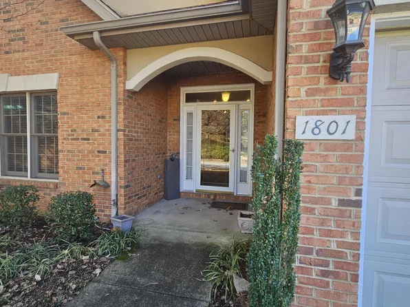 1801 Waters Edge Dr, Johnson City, TN 37604