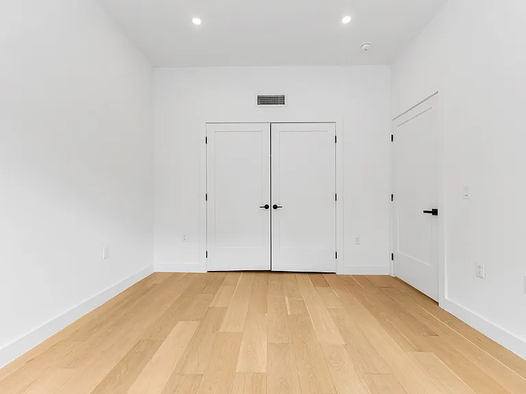 21-10 30th Ave #1R — Photo 7