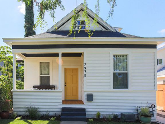 2nd image of 2978 Glenmanor Pl
