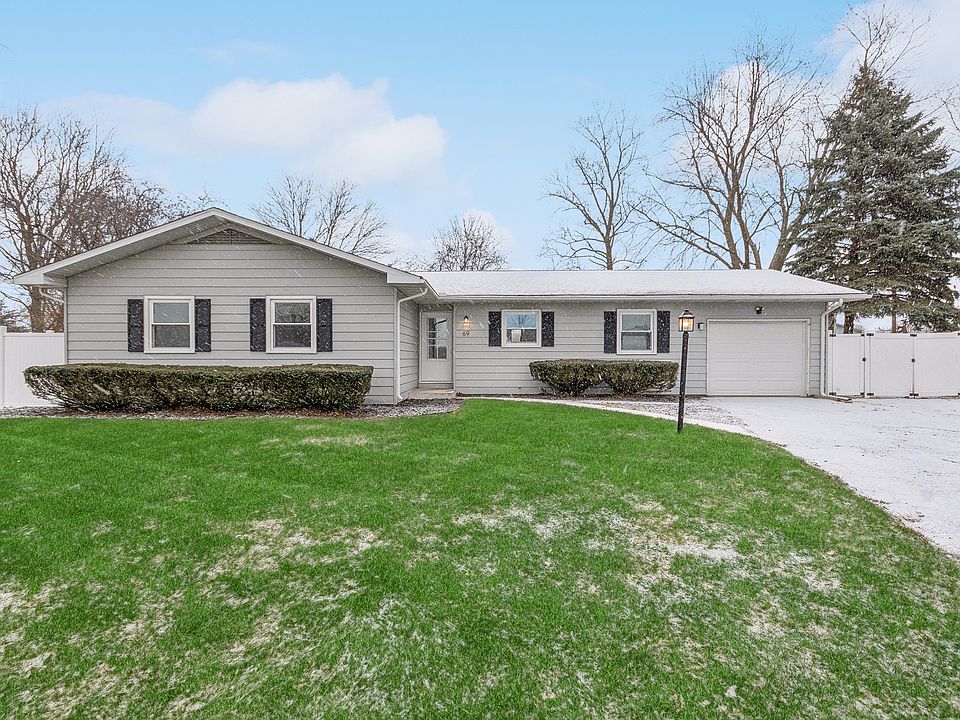 1st image of 69 Oakwood Dr