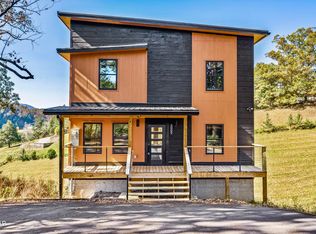 3005 Nellie Dr, Sevierville, TN 37876