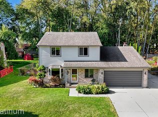 33704 Roselawn St, Chesterfield, MI 48047