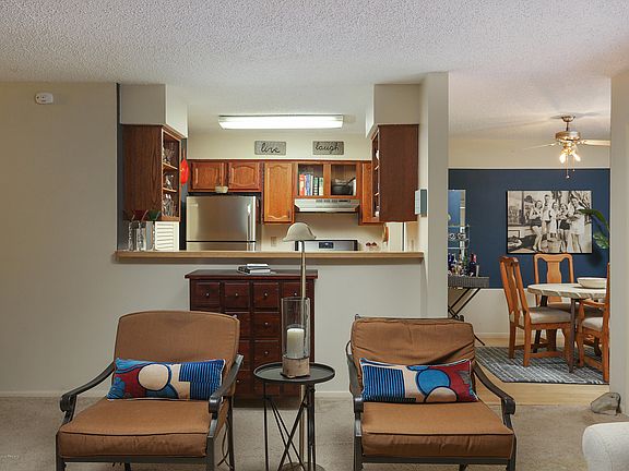 4th image of 1316 Waters Edge Dr #16B