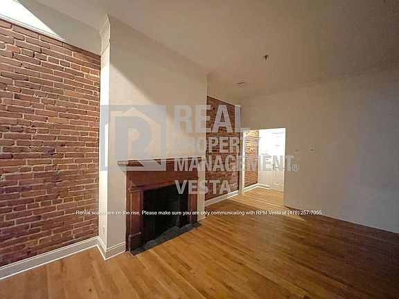 2nd image of 587 Cherry St Unit 4