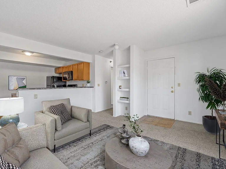 Three Bedroom - 3 Bed / 2 Bath - 989 Sq.Ft.