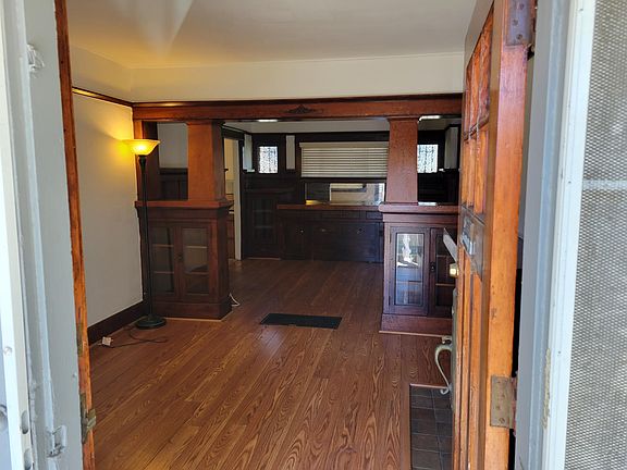 4th image of 7321 Fountain Ave