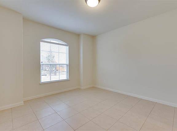 2nd image of 428 Winchester Dr