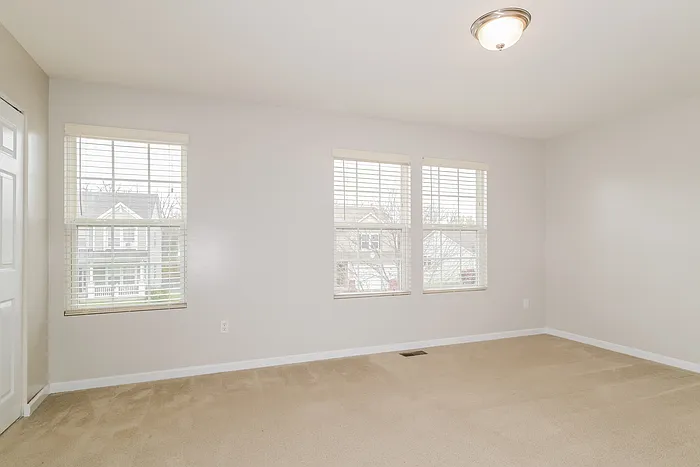 2710 Valley Brook Dr — Photo 10