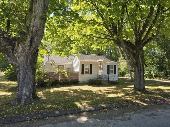 302 S Apple St, Hart, MI 49420