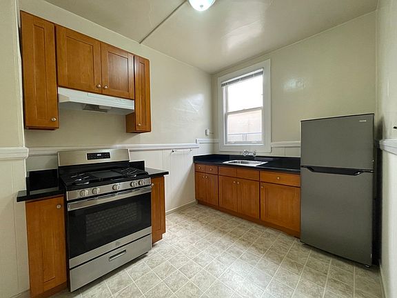 2nd image of 1270 Pine St APT 36