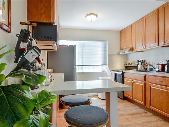 4th image of 527 Cedar St #1