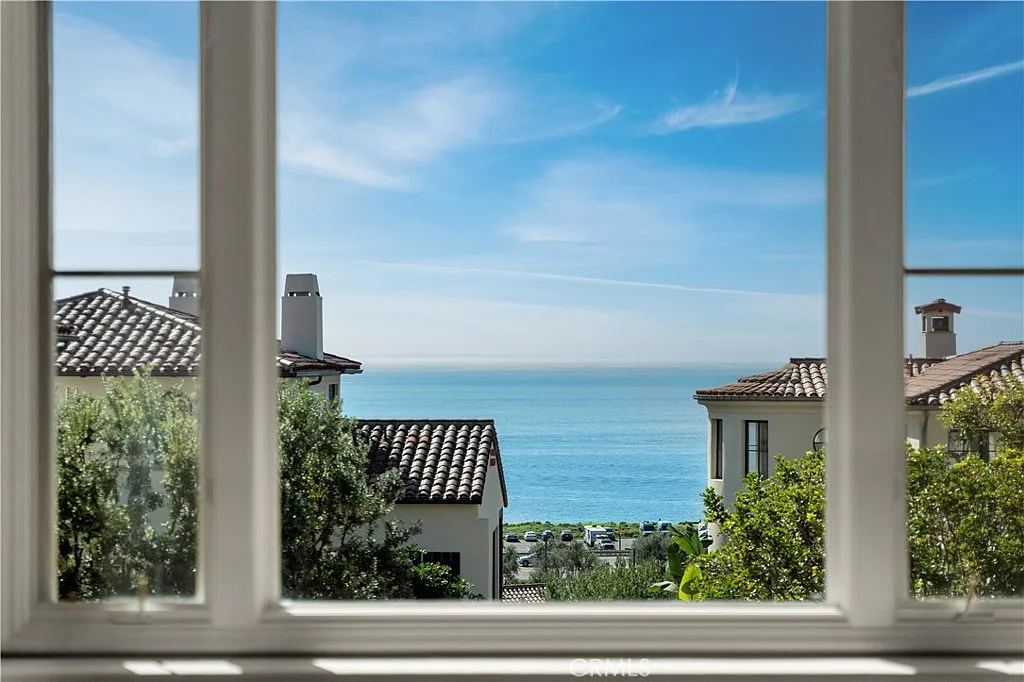 3 bed, 2.5 bath, 3333 sqft, $15,500 — Photo 3