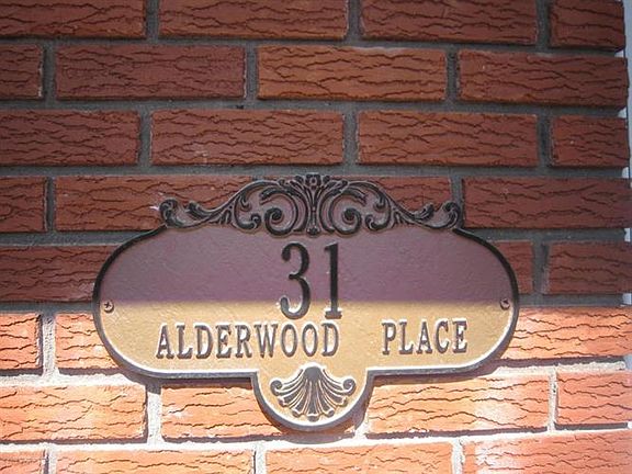 2nd image of 31 Alderwood Pl