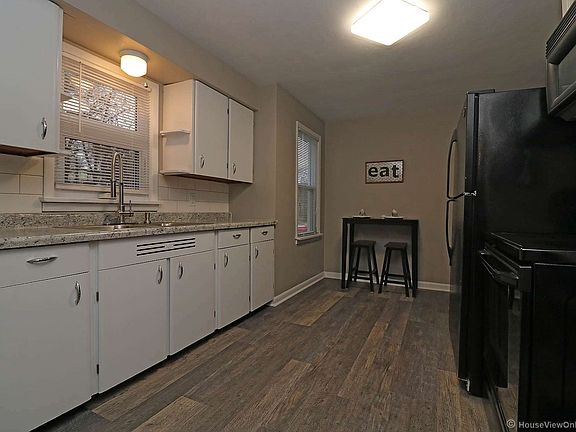 3rd image of 1204 NW End Blvd