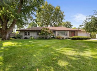 55903 Oak Manor Pl, Elkhart, IN 46514
